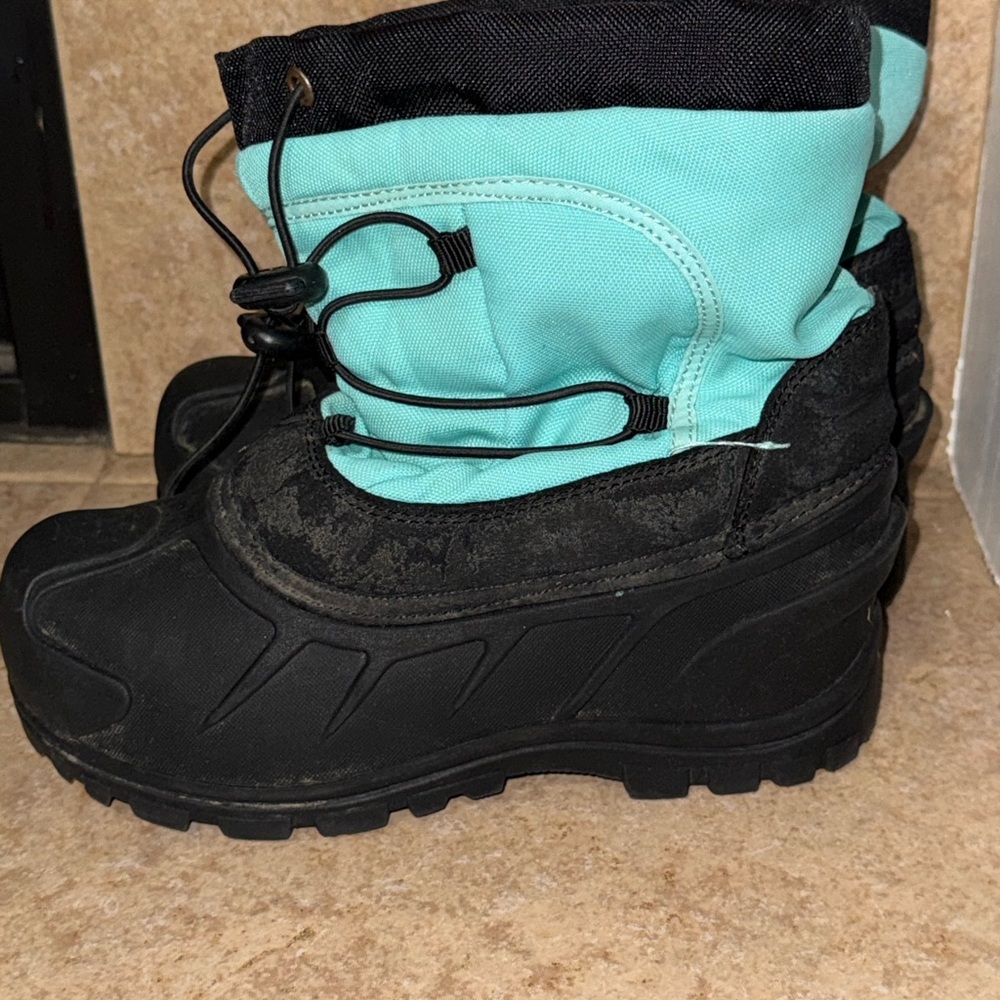 Kids Winter Boots - Black and Aqua
